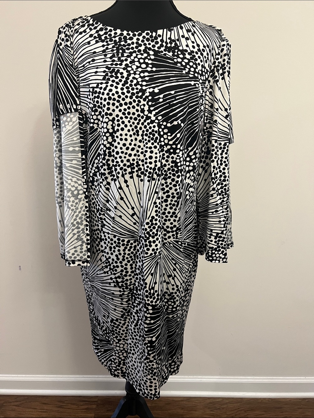 Trina Turk Black and White Abstract Dot-Print Long Sleeve Dress